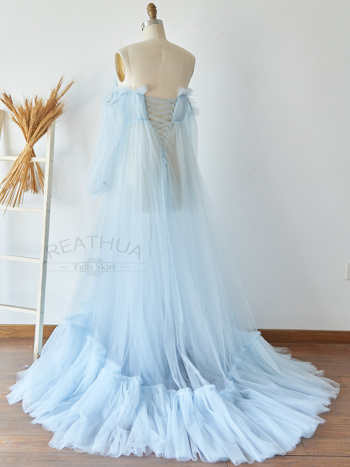 Image of: Blue tulle skirt